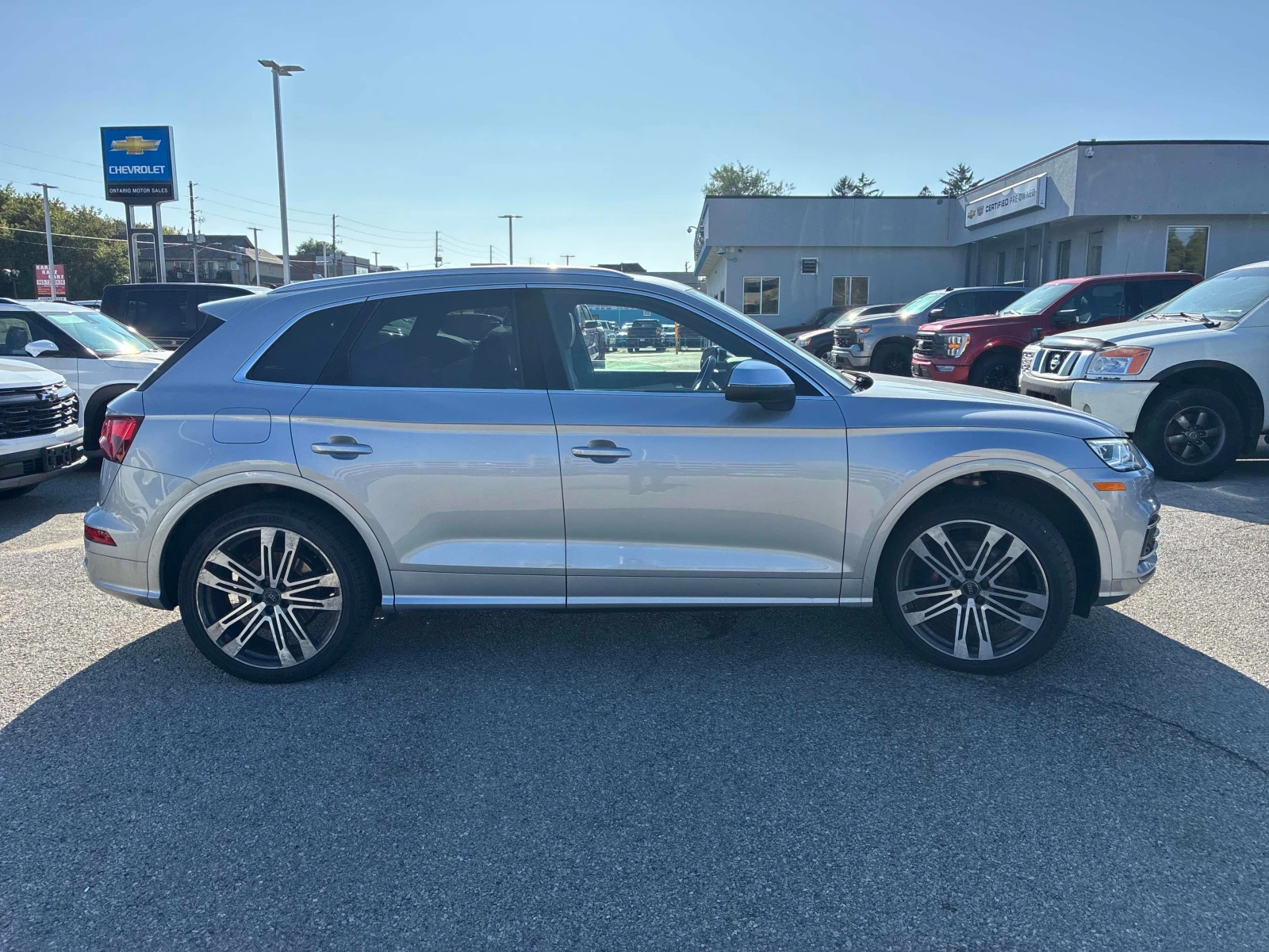 Audi SQ5 TECHNIK * DIAMONG SEATS* ДИСТРОНИК* 360 КАМЕРА* , снимка 4 - Автомобили и джипове - 56062848