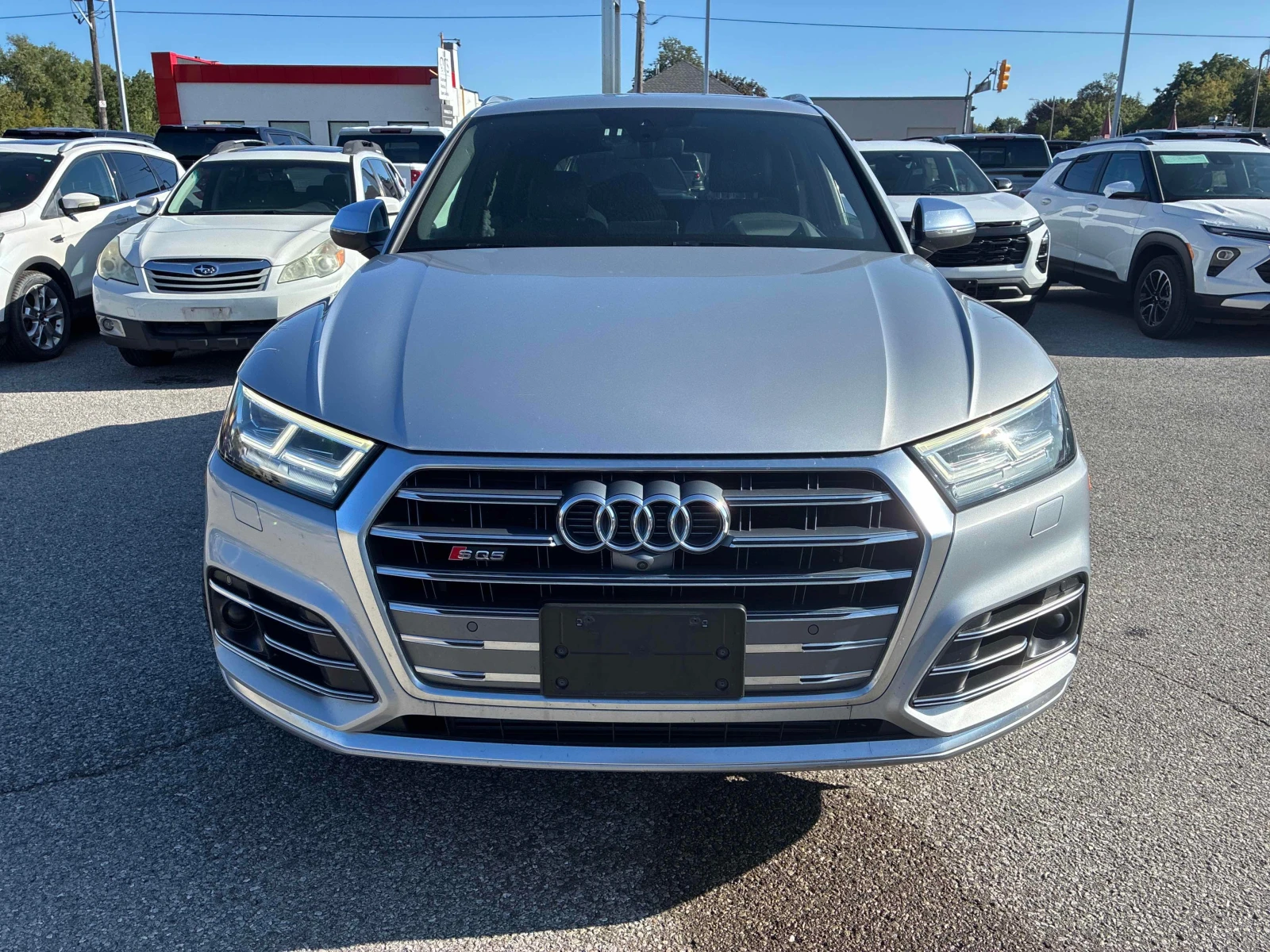 Audi SQ5 TECHNIK * DIAMONG SEATS* ДИСТРОНИК* 360 КАМЕРА* , снимка 2 - Автомобили и джипове - 56062848