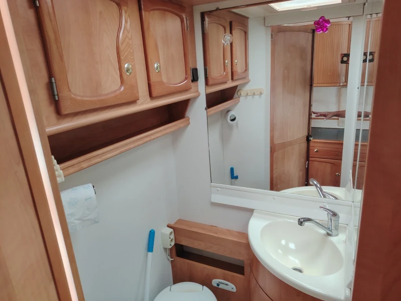 Кемпер Fiat Дукато , снимка 8 - Каравани и кемпери - 52541660