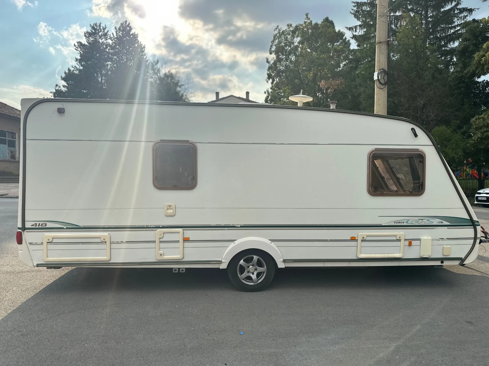 Каравана Hobby Abbey GTS 417 2005г., снимка 8 - Каравани и кемпери - 55409783