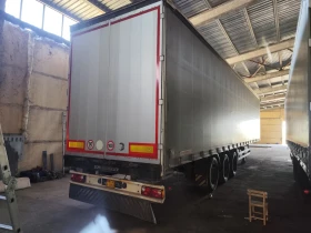 Обява за продажба на Полуремарке Schwarzmuller Повдигащ таван, буге 2.90 