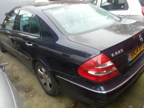 Двигател за Mercedes-Benz E 220, снимка 1 - Части - 20510966