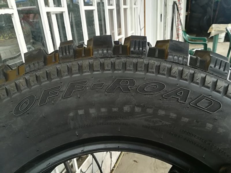 Гуми Летни 235/75R15, снимка 4 - Гуми и джанти - 22053886