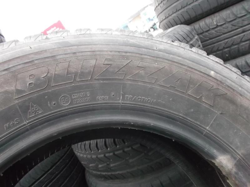 Гуми Зимни 225/65R16, снимка 5 - Гуми и джанти - 23831838