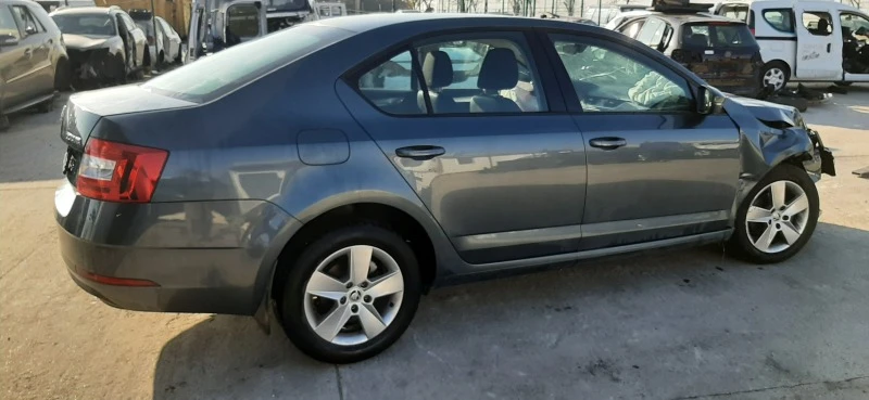 Skoda Octavia, снимка 3 - Автомобили и джипове - 38562757