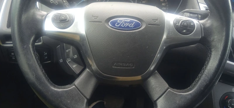 Ford Focus  2.0 d automatik, снимка 12 - Автомобили и джипове - 47200232