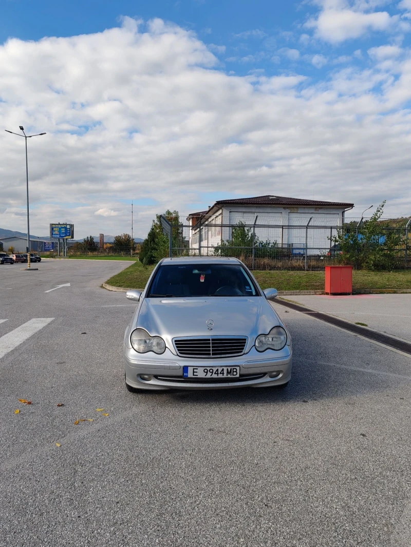 Mercedes-Benz C 200  компресор 2.0, снимка 3 - Автомобили и джипове - 52507038