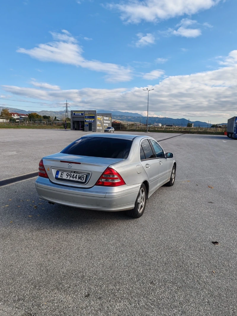 Mercedes-Benz C 200  компресор 2.0, снимка 7 - Автомобили и джипове - 52507038