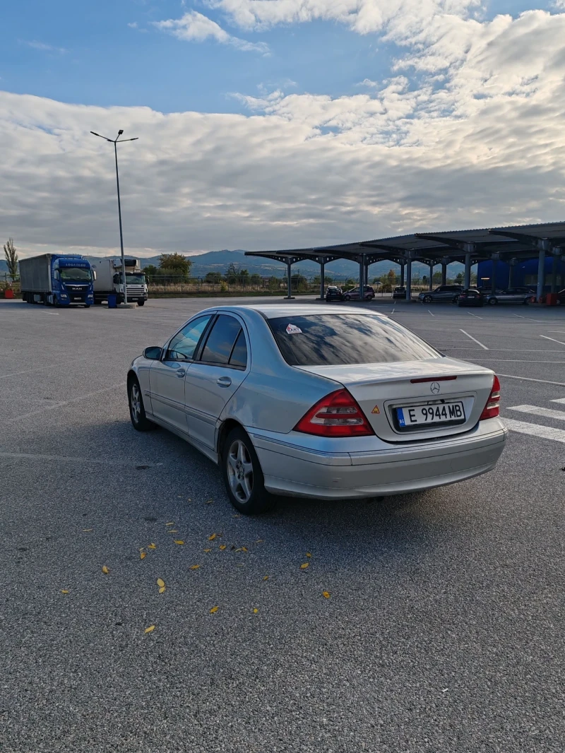 Mercedes-Benz C 200  компресор 2.0, снимка 5 - Автомобили и джипове - 52507038