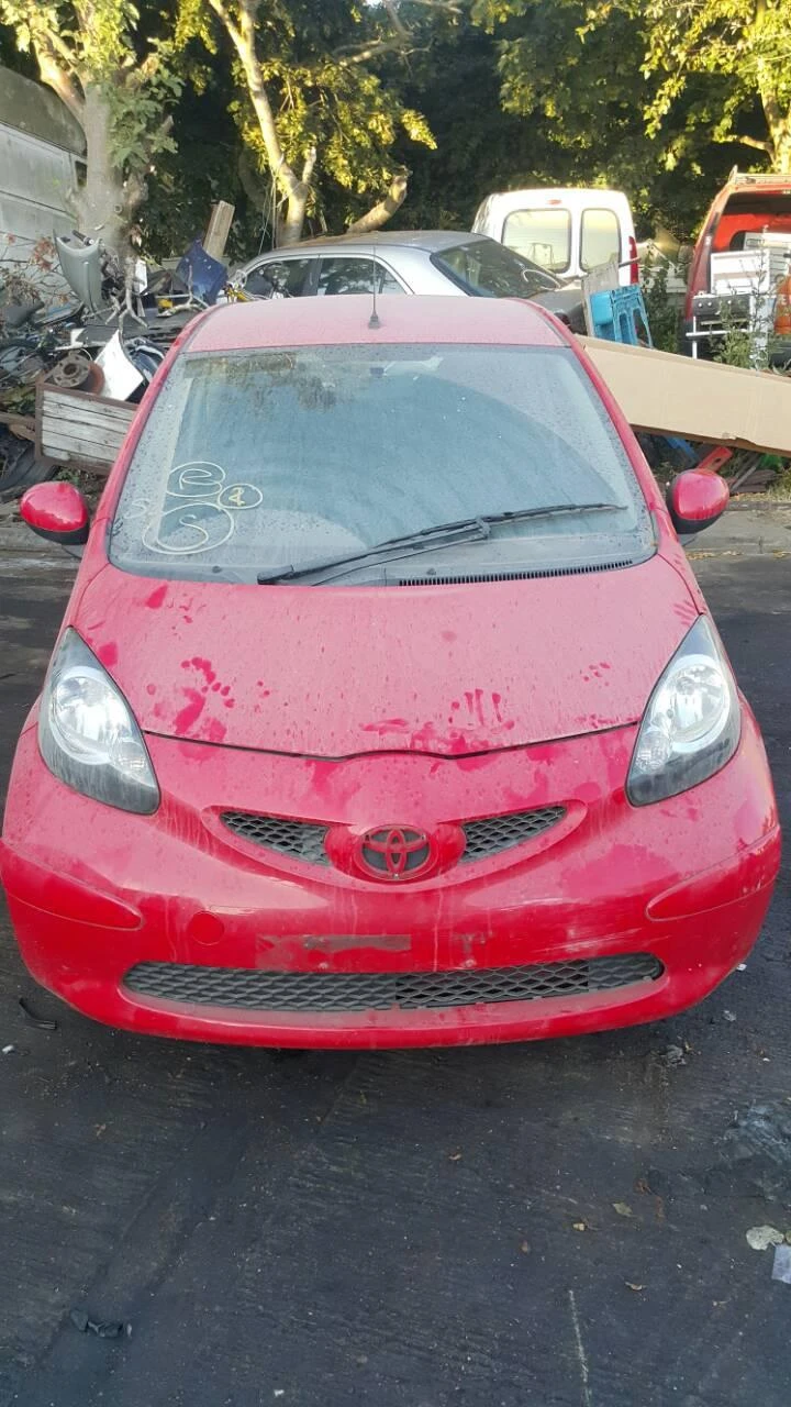 Toyota Aygo 1.0, снимка 2 - Автомобили и джипове - 22227591