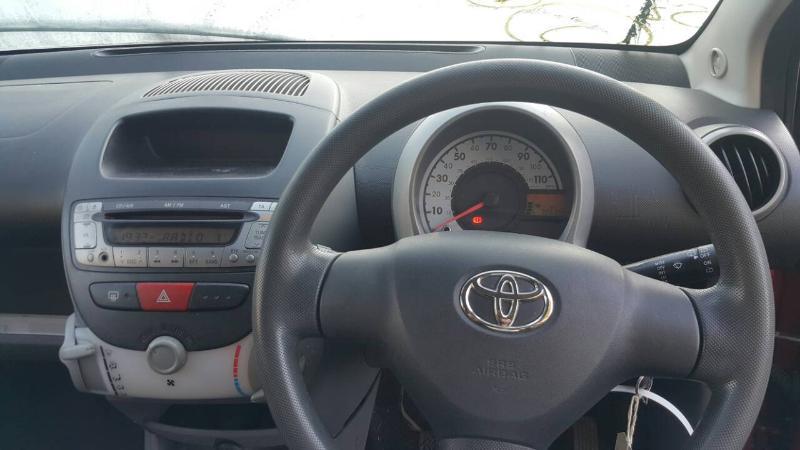 Toyota Aygo 1.0, снимка 8 - Автомобили и джипове - 22227591
