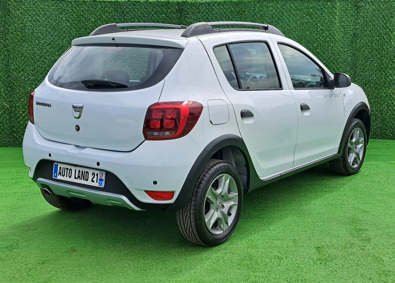 Dacia Sandero 90кс* STEPWAY* КАМЕРА* НАВИ* ПАРКТРОНИК - изображение 5