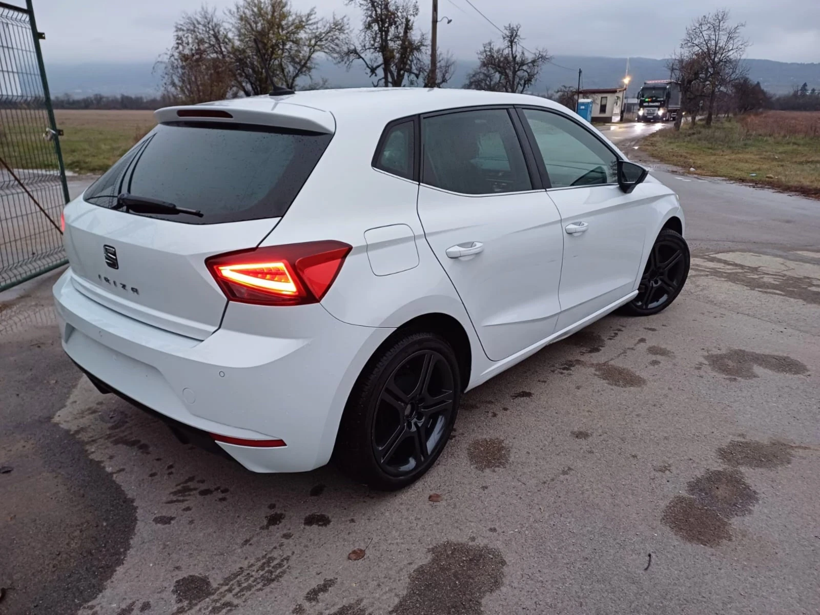 Seat Ibiza 1, 6tdi FR - изображение 3