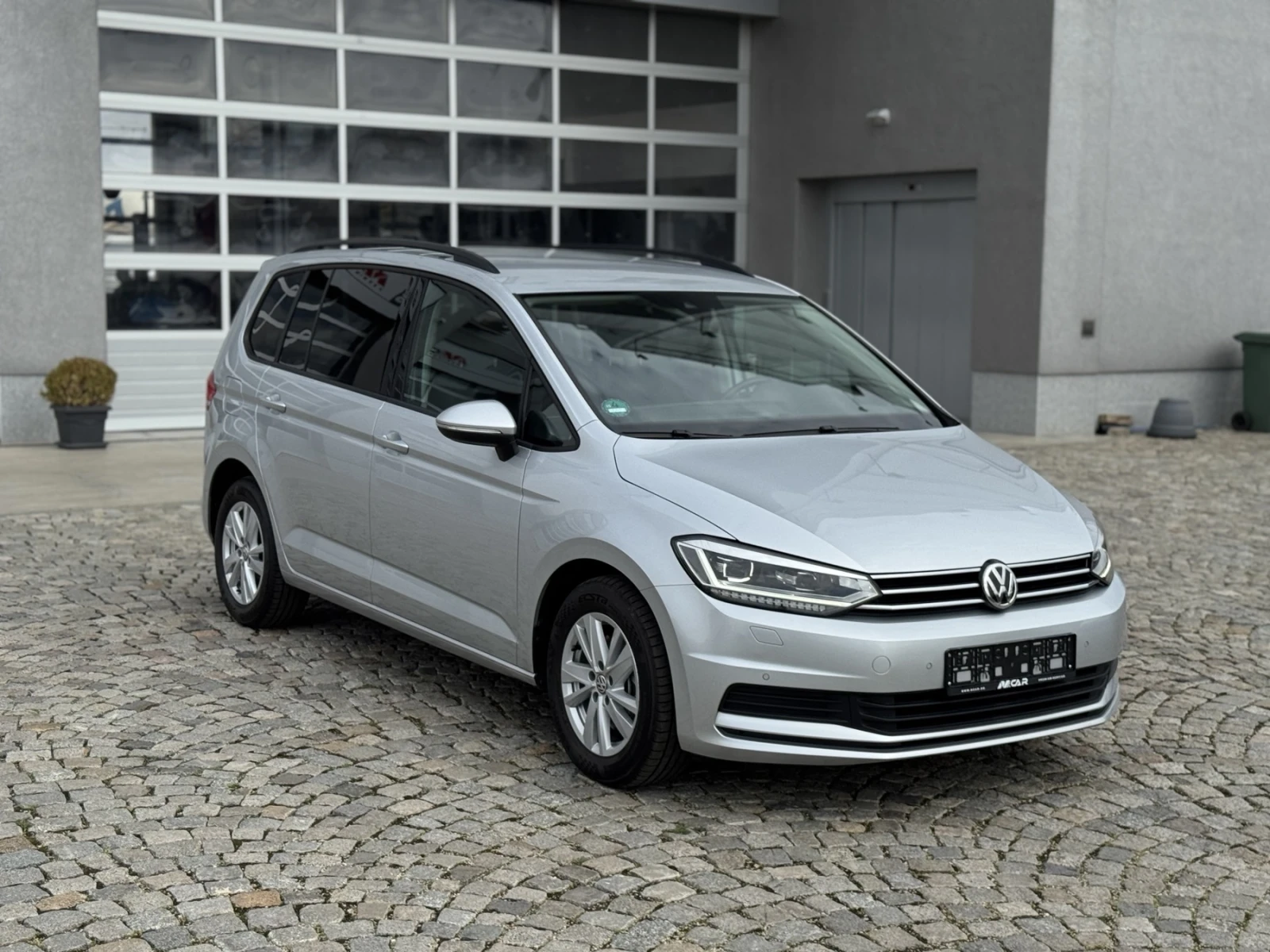VW Touran 2.0 TDI Highline DSG Germany Full Led Keyless  - изображение 5