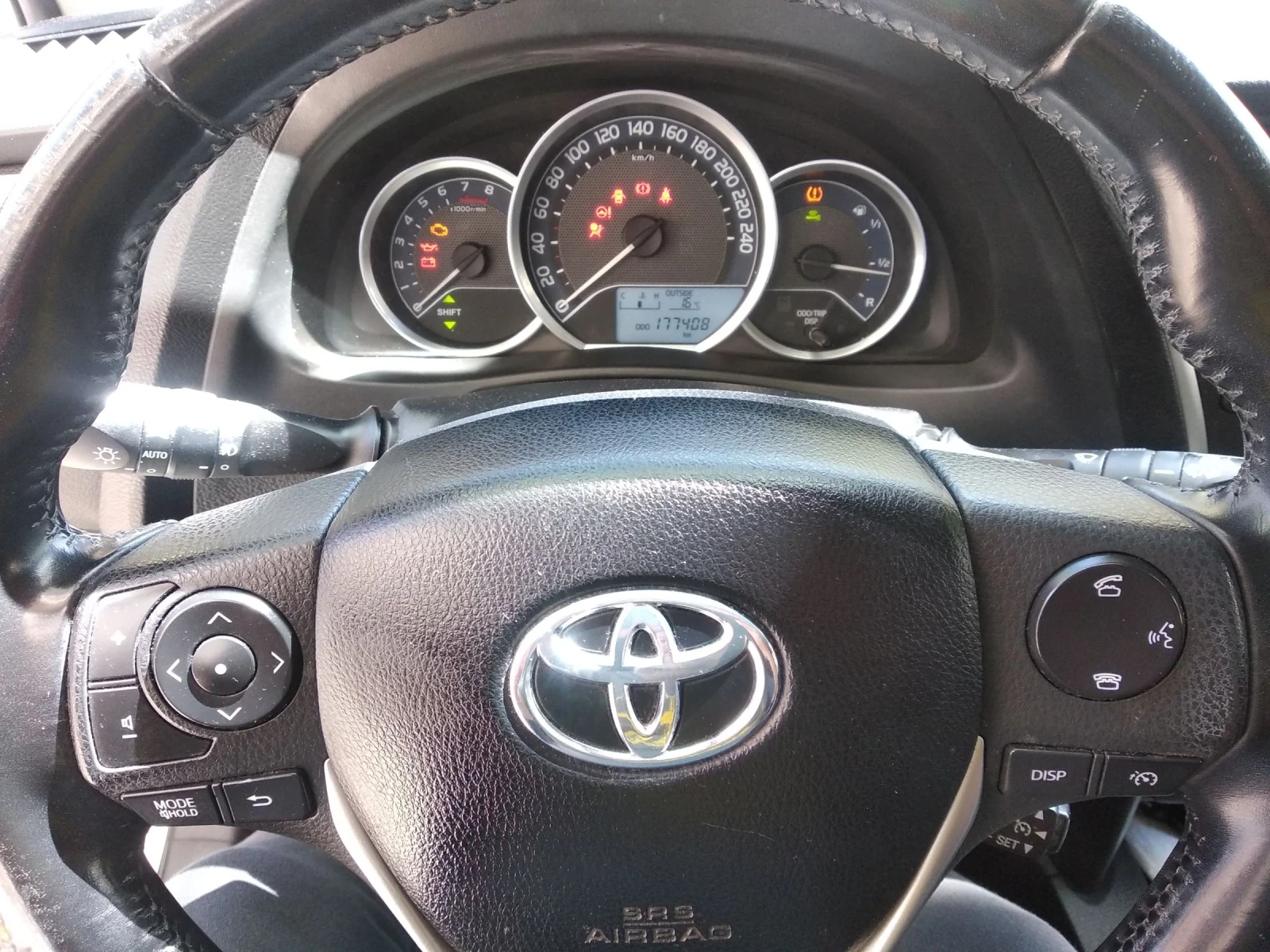 Toyota Auris 1.6 Бензин Швейцария  - изображение 8