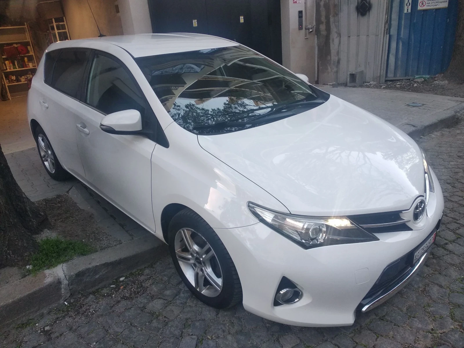 Toyota Auris 1.6 Бензин Швейцария  - изображение 4