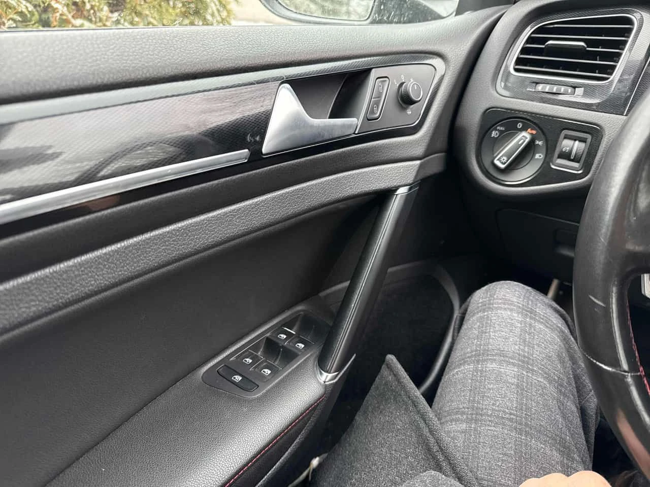 VW Golf GTI /CARFAX /DSG/Кожа/Подгрев, снимка 15 - Автомобили и джипове - 53831576