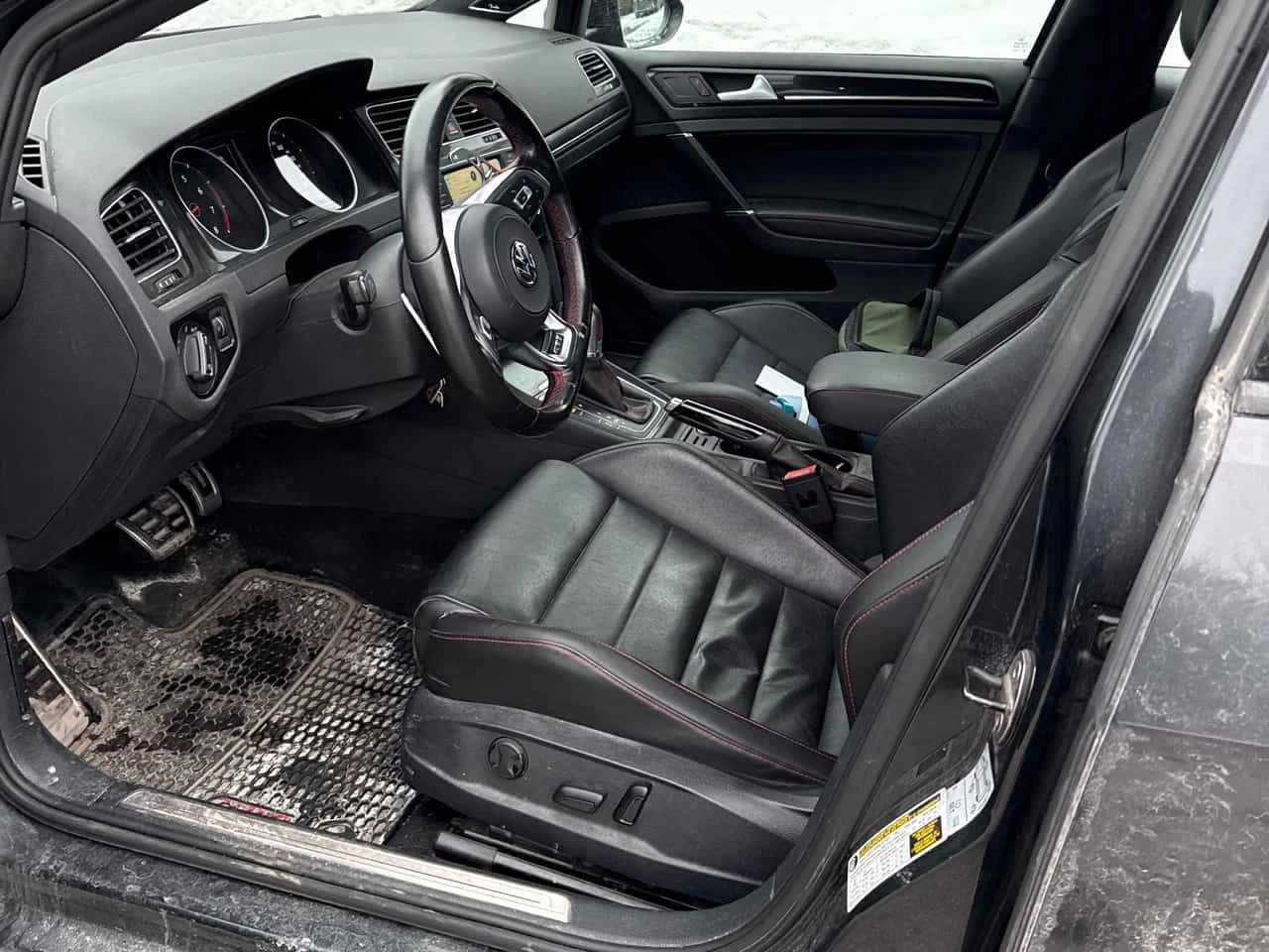 VW Golf GTI /CARFAX /DSG/Кожа/Подгрев, снимка 7 - Автомобили и джипове - 53831576