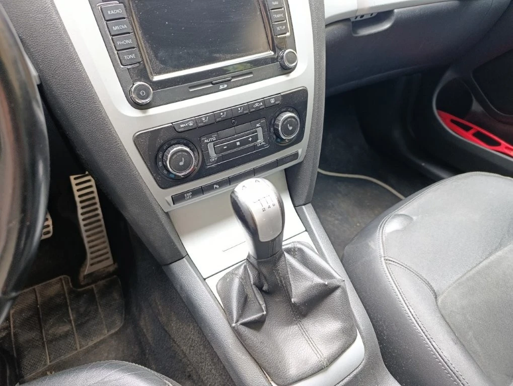 Skoda Octavia SCOUT, снимка 9 - Автомобили и джипове - 54068951