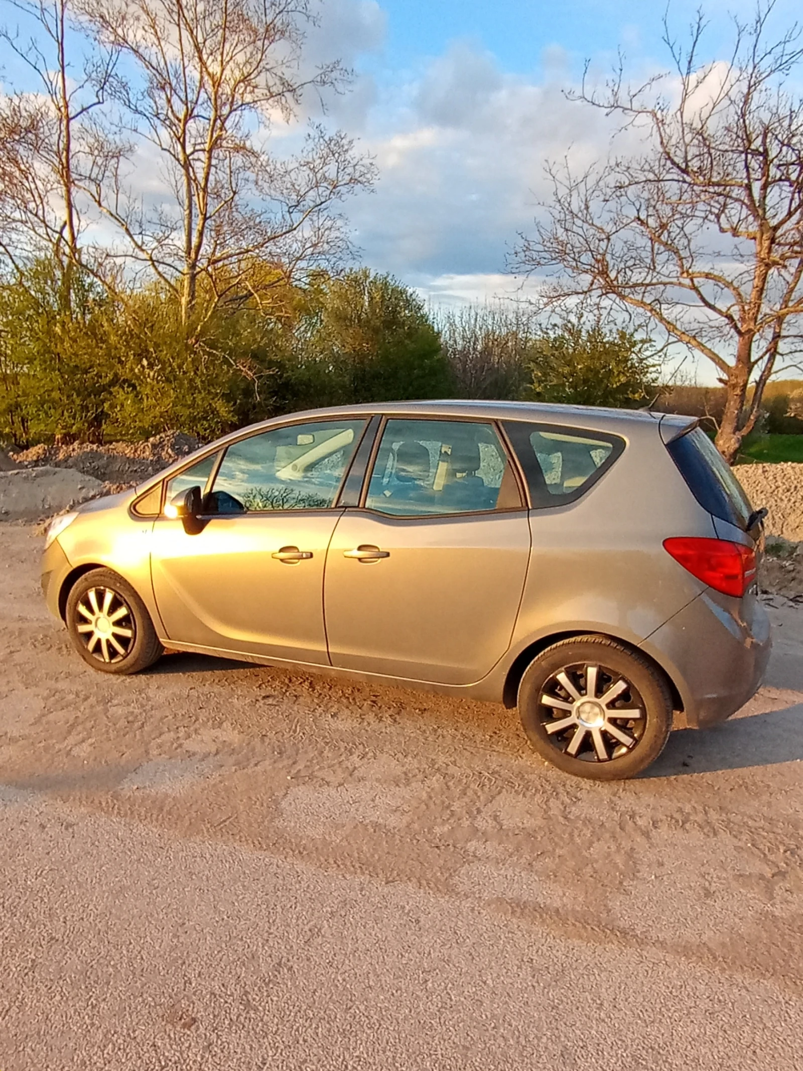 Opel Meriva Б, снимка 4 - Автомобили и джипове - 54151551