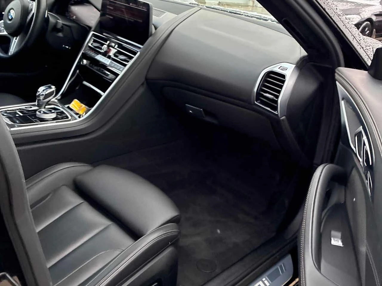 BMW 850 i xDrive/ПАНОРАМА/ДИСТРОНИК/360/ОБДУХВАНЕ, снимка 11 - Автомобили и джипове - 54171575