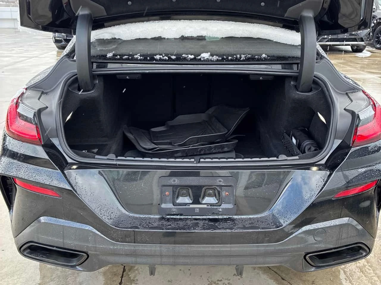 BMW 850 i xDrive/ПАНОРАМА/ДИСТРОНИК/360/ОБДУХВАНЕ, снимка 14 - Автомобили и джипове - 54171575