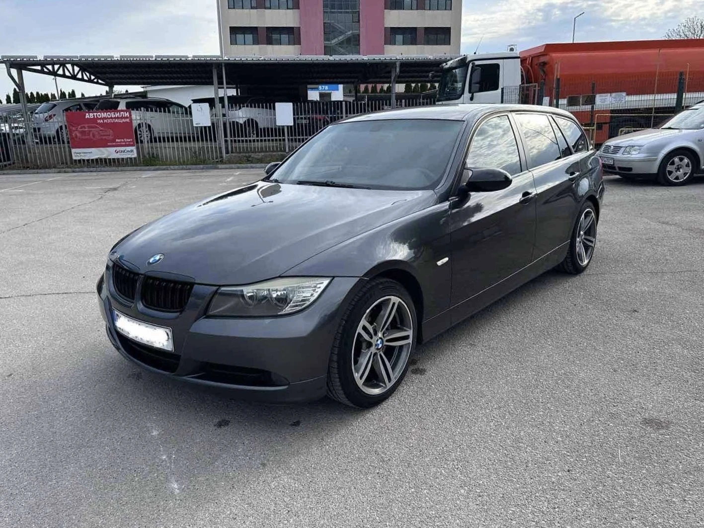 BMW 320 2.0TDI - НАВИГАЦИЯ - TV/ DVD - РЕАЛНИ КИЛОМЕТРИ