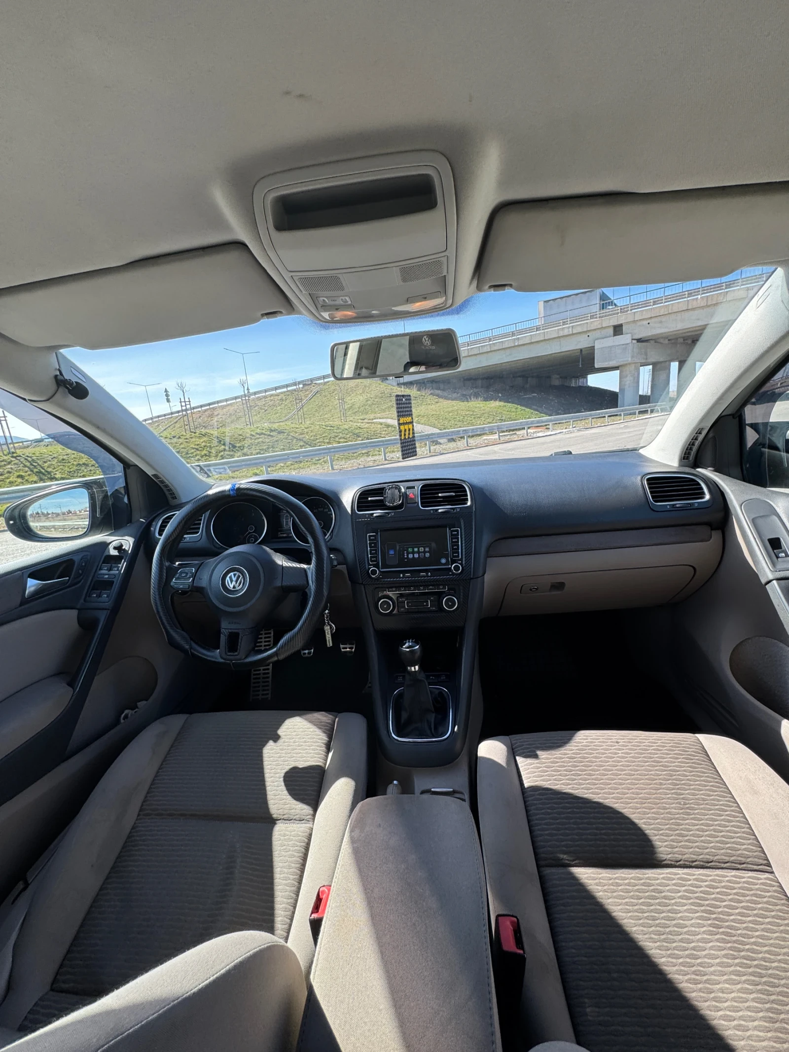 VW Golf 1.6 TDI, снимка 9 - Автомобили и джипове - 54403148