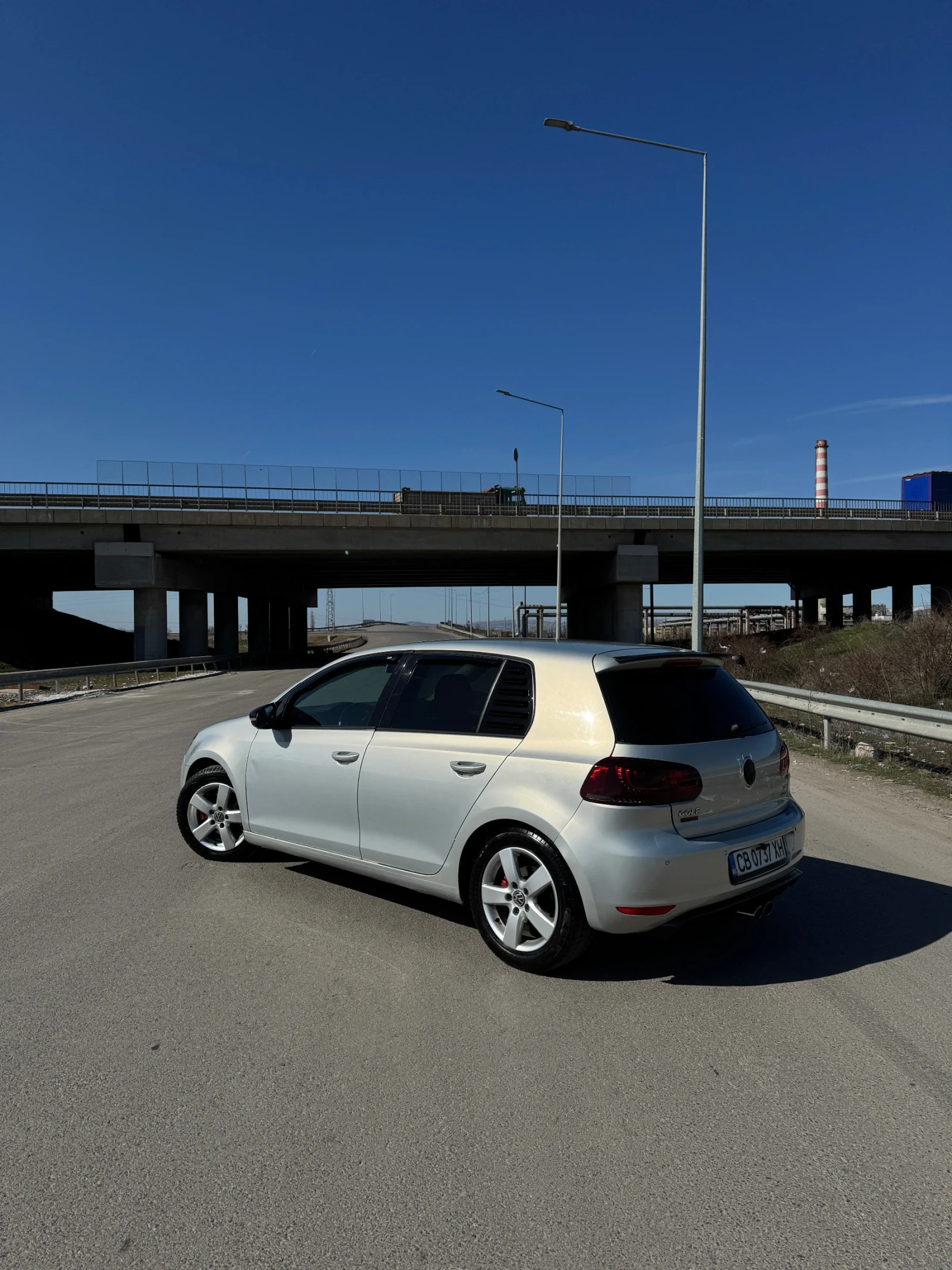 VW Golf 1.6 TDI, снимка 3 - Автомобили и джипове - 54403148