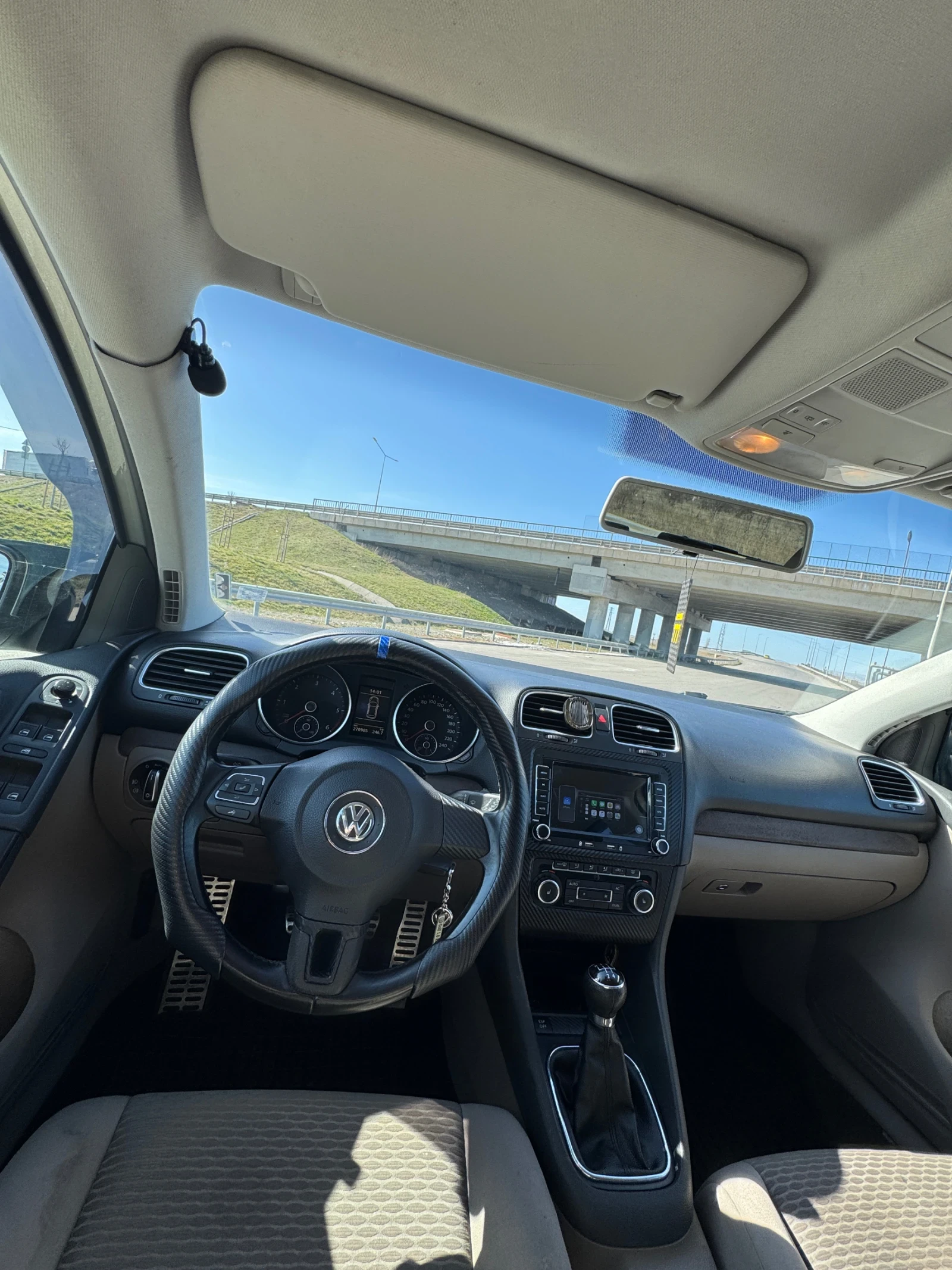 VW Golf 1.6 TDI, снимка 8 - Автомобили и джипове - 54403148