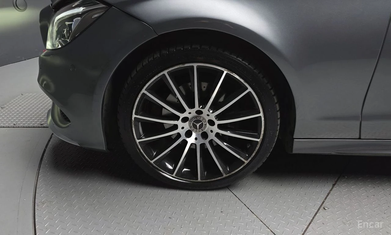 Mercedes-Benz CLS 250 4MATIC* AMG* ПОДГРЕВ* 360 КАМЕРИ* КЕЙЛЕС* ШИБИДАХ, снимка 5 - Автомобили и джипове - 54512691