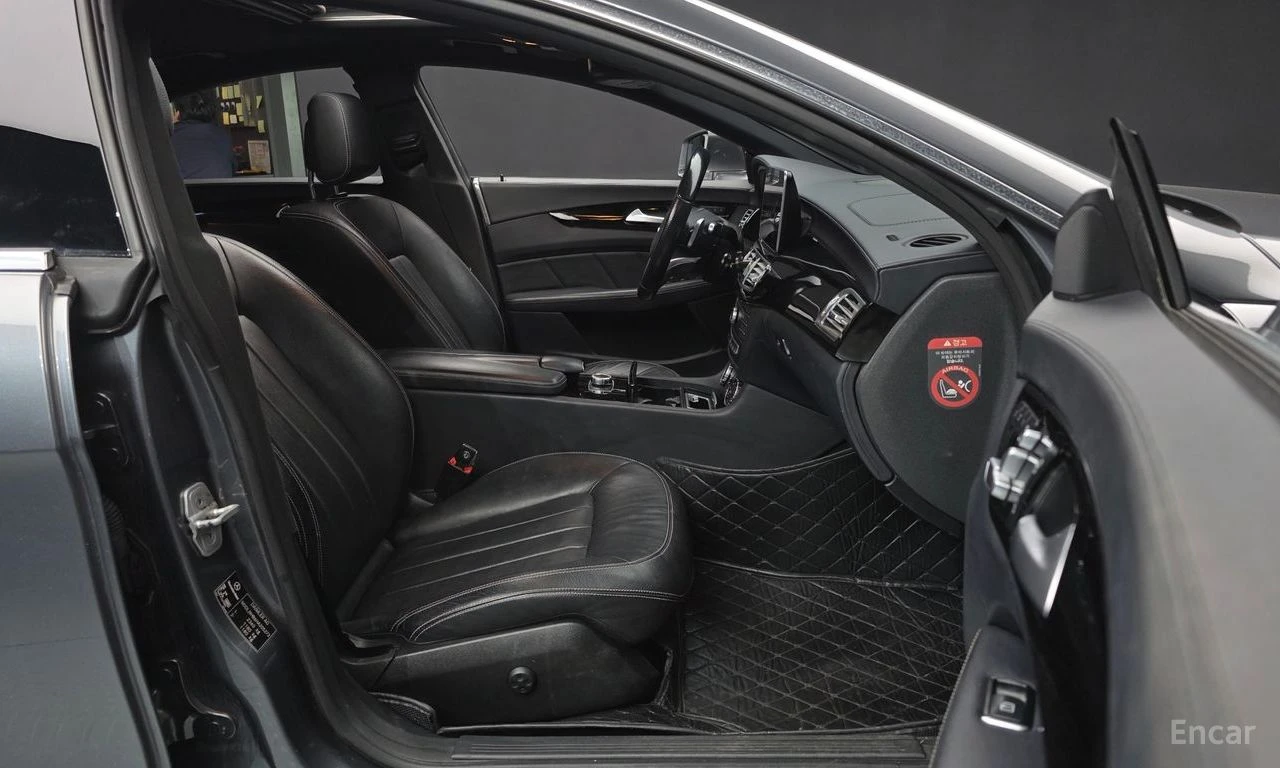 Mercedes-Benz CLS 250 4MATIC* AMG* ПОДГРЕВ* 360 КАМЕРИ* КЕЙЛЕС* ШИБИДАХ, снимка 9 - Автомобили и джипове - 54512691