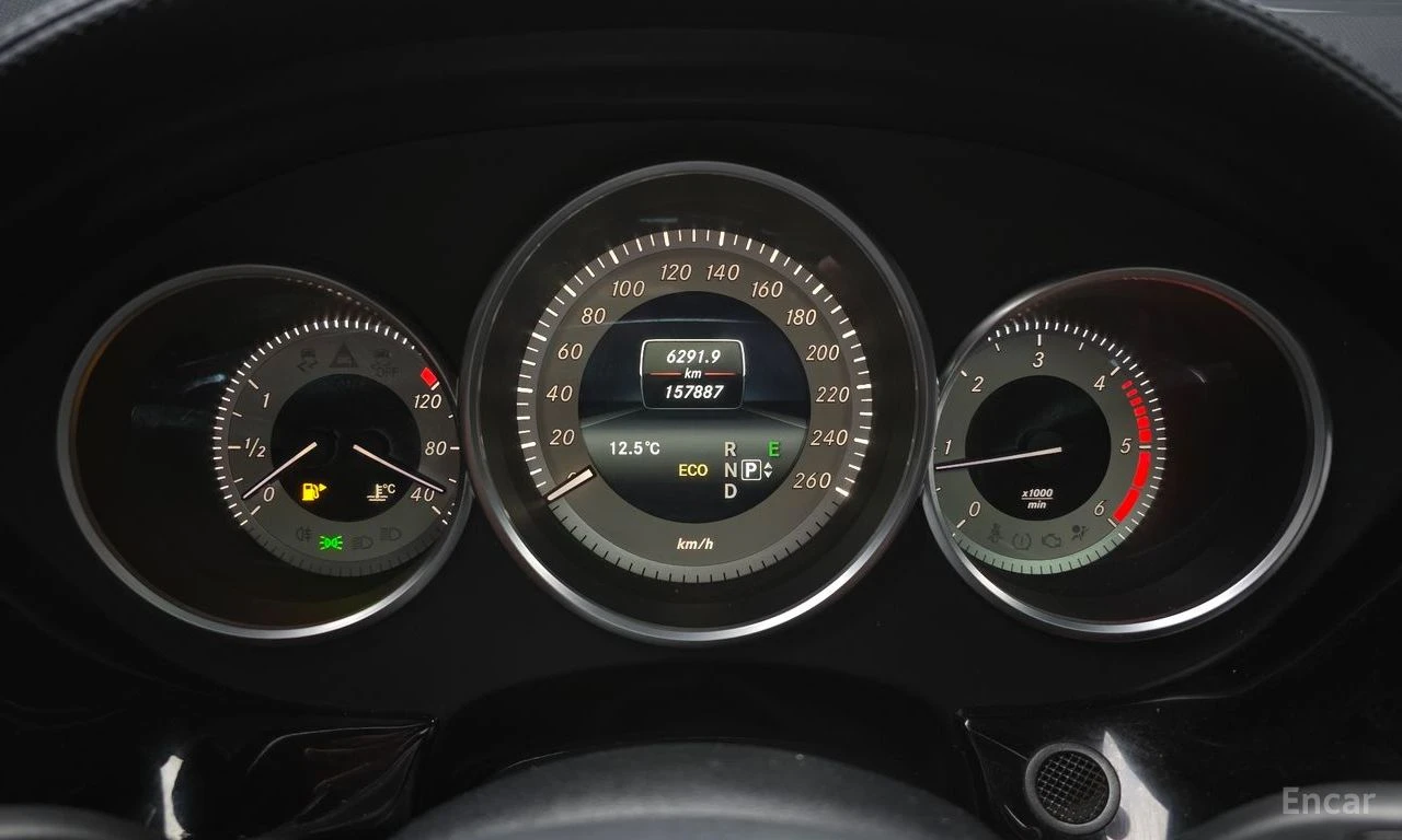 Mercedes-Benz CLS 250 4MATIC* AMG* ПОДГРЕВ* 360 КАМЕРИ* КЕЙЛЕС* ШИБИДАХ, снимка 12 - Автомобили и джипове - 54512691