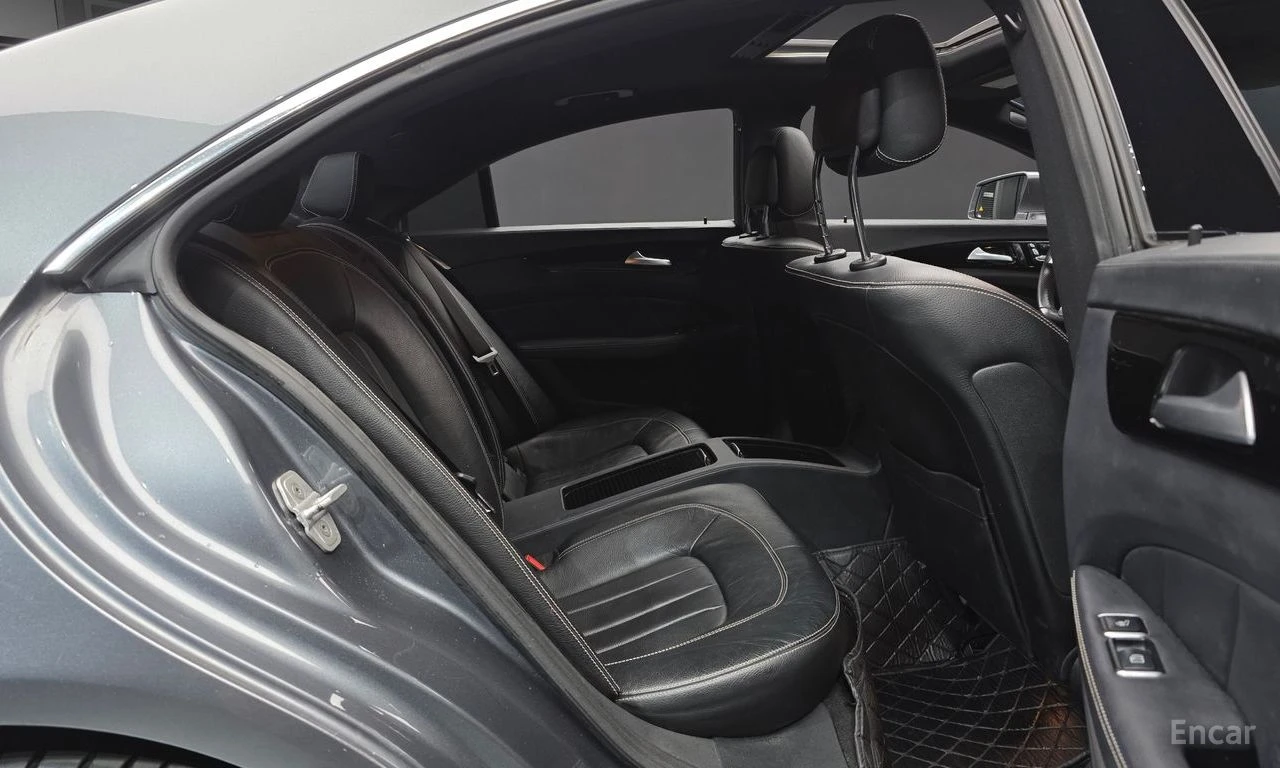 Mercedes-Benz CLS 250 4MATIC* AMG* ПОДГРЕВ* 360 КАМЕРИ* КЕЙЛЕС* ШИБИДАХ, снимка 15 - Автомобили и джипове - 54512691