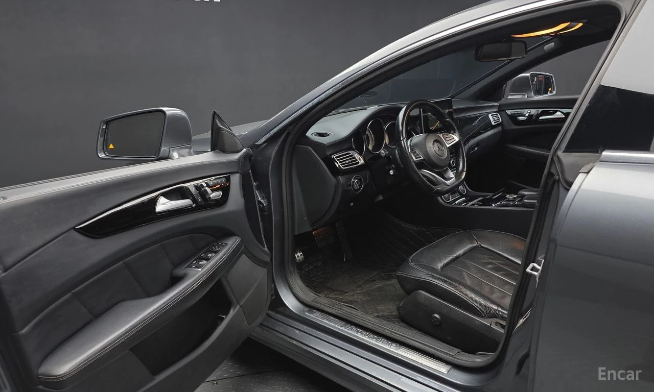 Mercedes-Benz CLS 250 4MATIC* AMG* ПОДГРЕВ* 360 КАМЕРИ* КЕЙЛЕС* ШИБИДАХ, снимка 8 - Автомобили и джипове - 54512691
