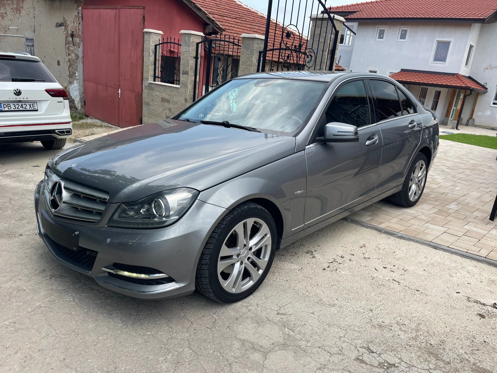 Mercedes-Benz C 220, снимка 5 - Автомобили и джипове - 54801582