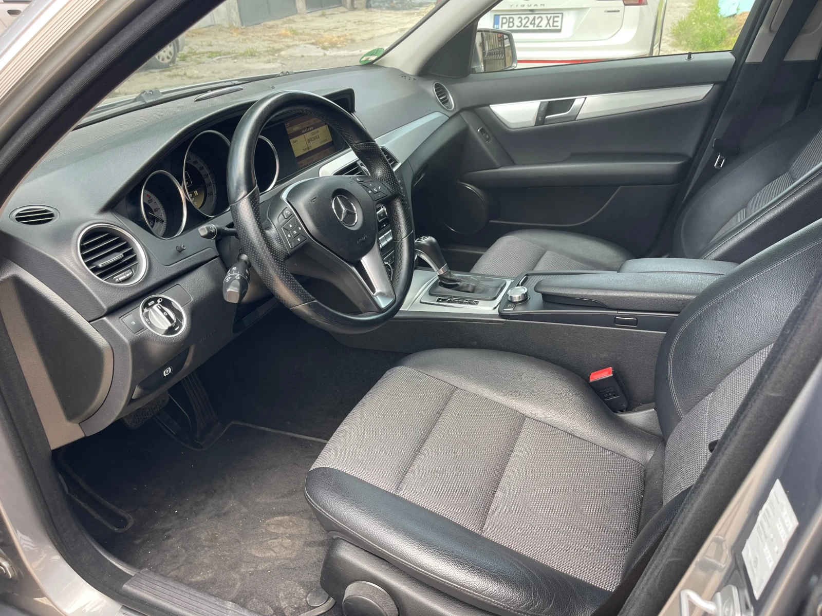 Mercedes-Benz C 220, снимка 13 - Автомобили и джипове - 54801582