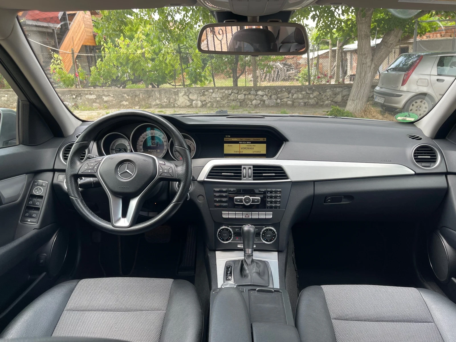 Mercedes-Benz C 220, снимка 9 - Автомобили и джипове - 54801582