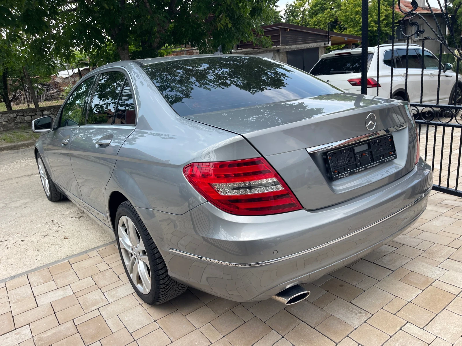 Mercedes-Benz C 220, снимка 8 - Автомобили и джипове - 54801582