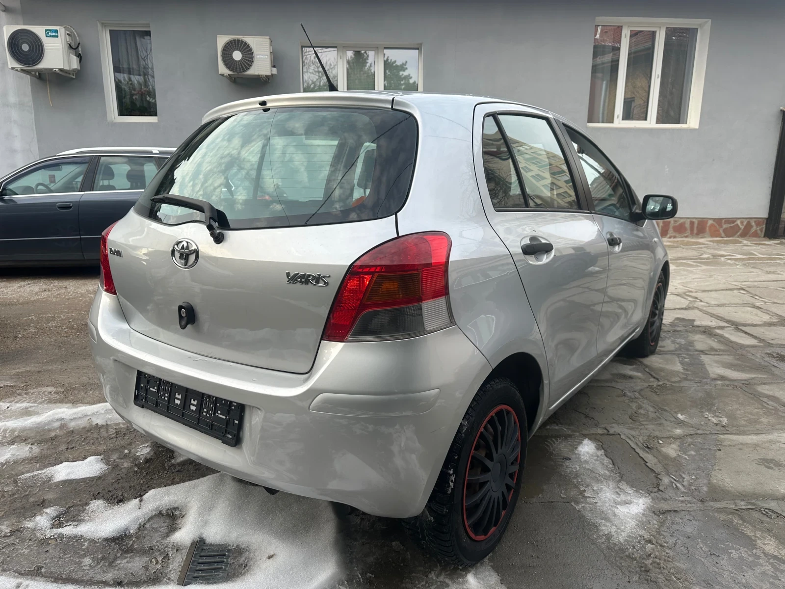 Toyota Yaris 1, 3i, КЛИМА, НОВ ВНОС-ГЕРМАНИЯ, снимка 4 - Автомобили и джипове - 55350410