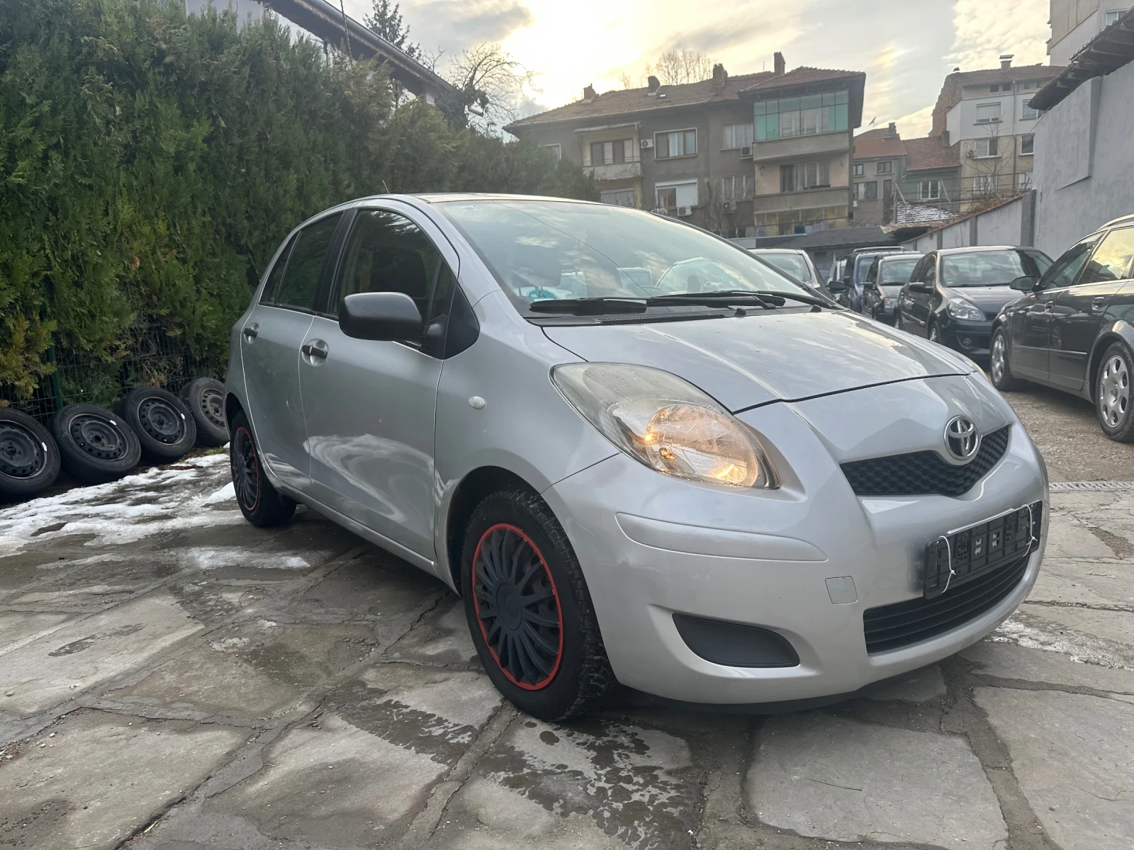 Toyota Yaris 1, 3i, КЛИМА, НОВ ВНОС-ГЕРМАНИЯ, снимка 3 - Автомобили и джипове - 55350410