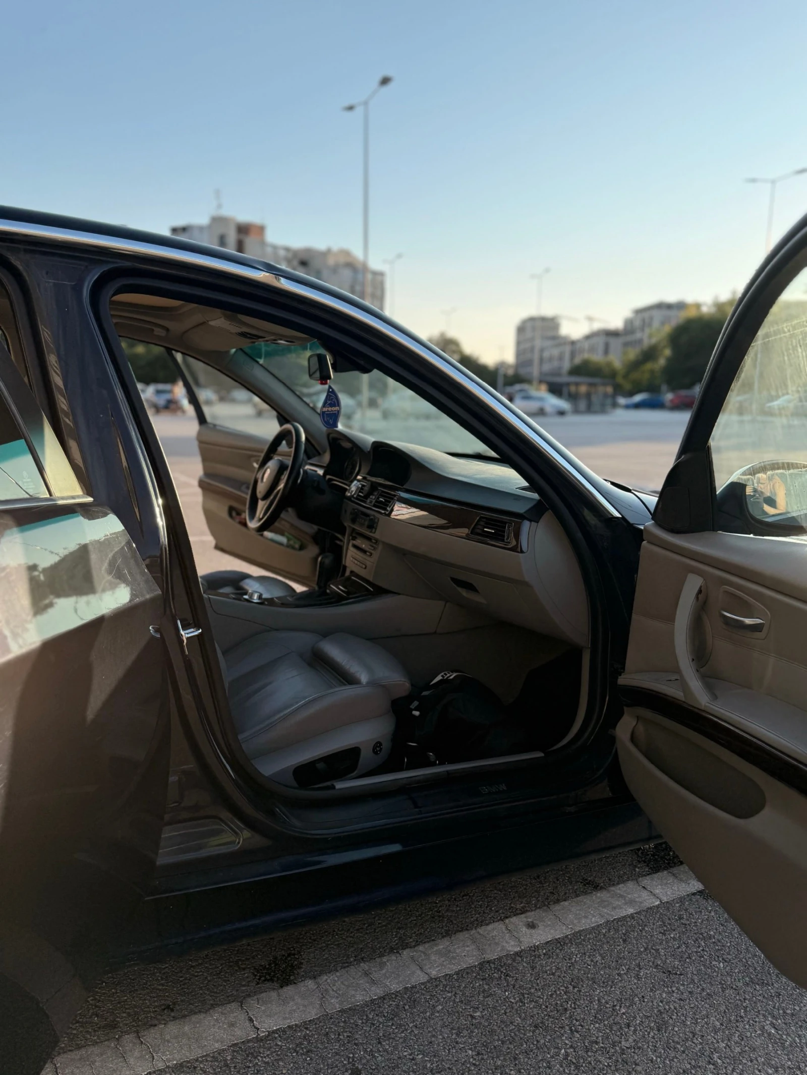 BMW 330, снимка 10 - Автомобили и джипове - 55497187