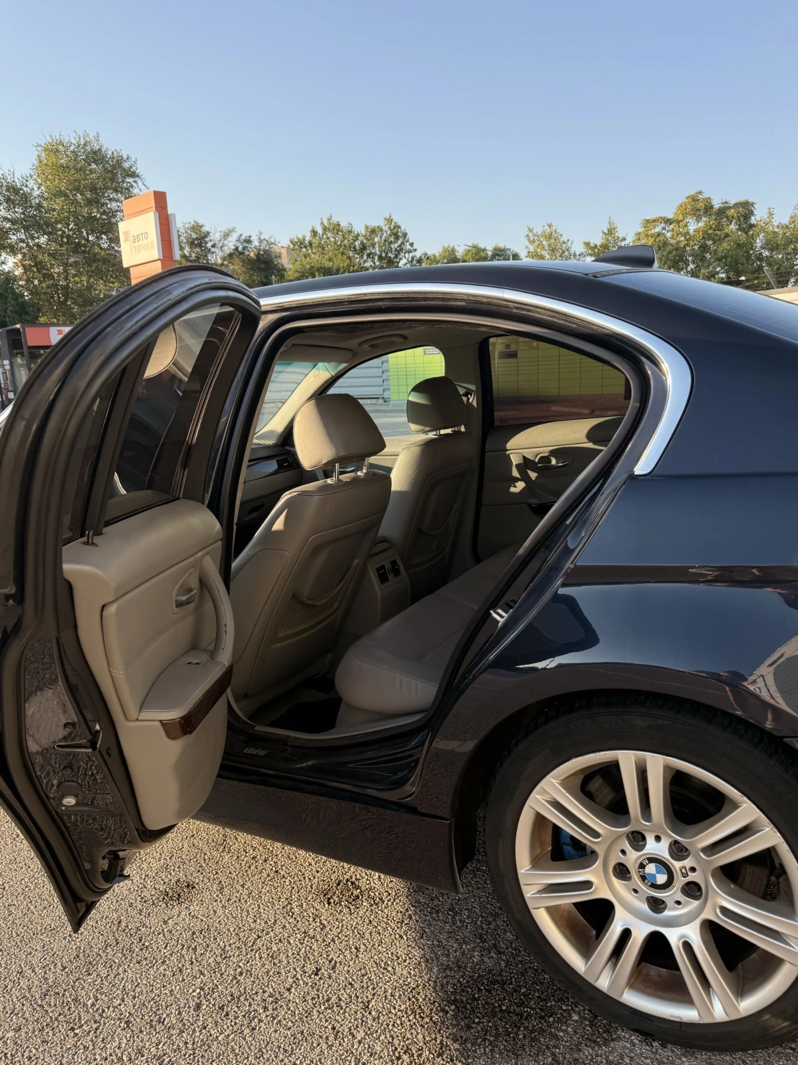 BMW 330, снимка 4 - Автомобили и джипове - 55497187