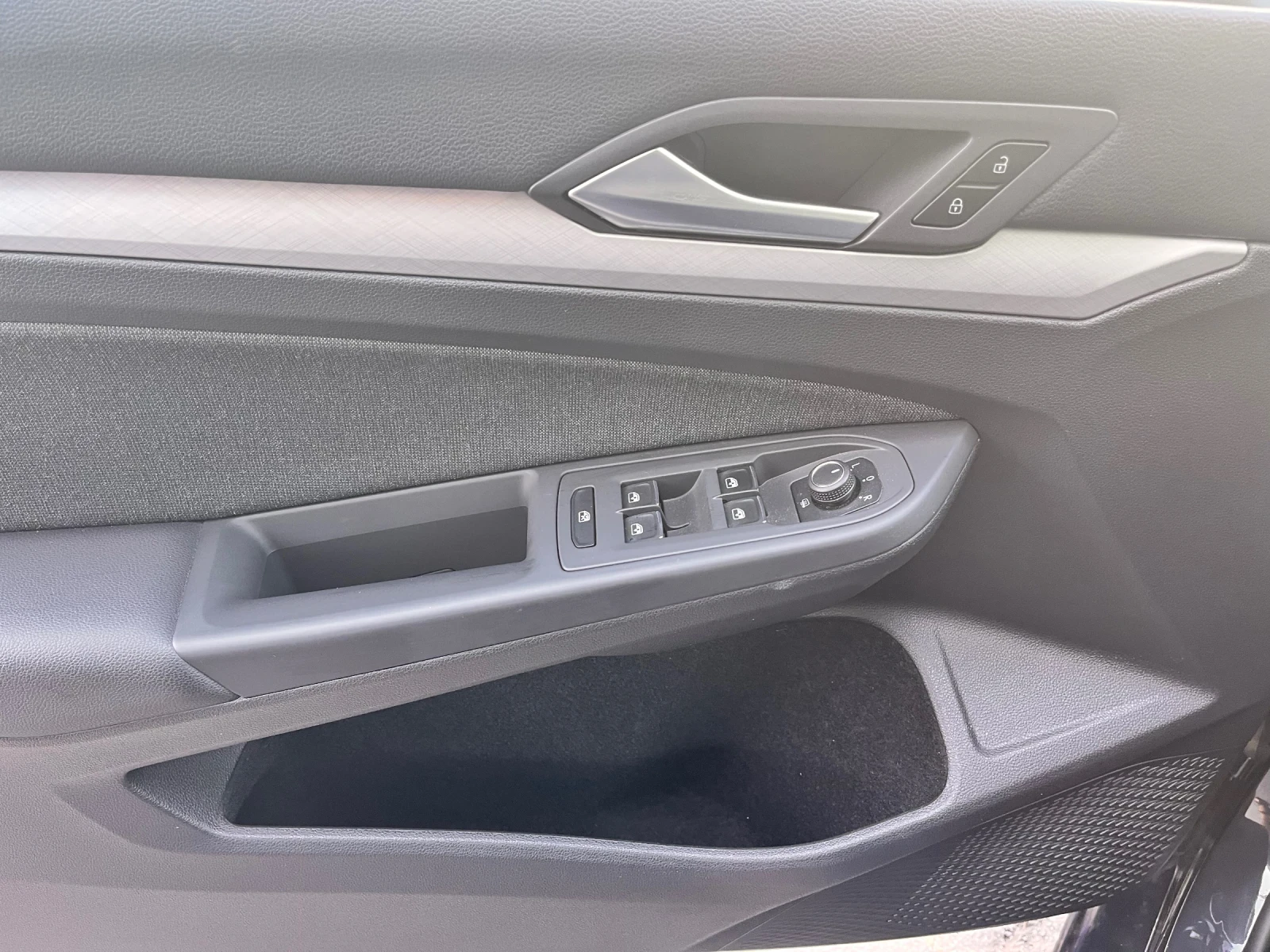 VW Golf VW Golf VIII Life 1.5 TSI 150 к.с. | Само 22 000 к, снимка 12 - Автомобили и джипове - 55567731