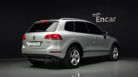 VW Touareg 3.0 TDI* ЕЛ. БАГАЖНИК* 360* ЛЮК* КРАЙНА ЦЕНА, снимка 2