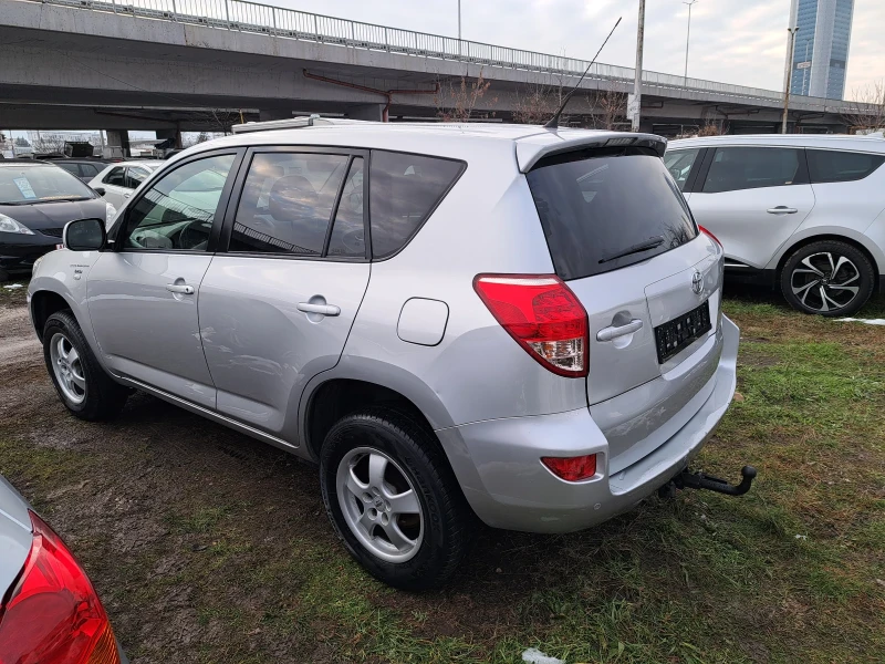 Toyota Rav4 2.2 D4D 4x4, снимка 10 - Автомобили и джипове - 48482142