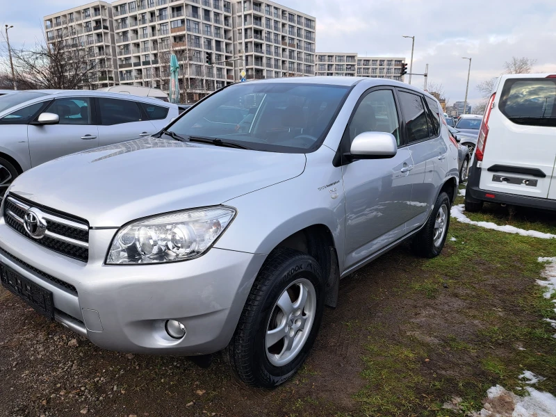 Toyota Rav4 2.2 D4D 4x4, снимка 8 - Автомобили и джипове - 48482142