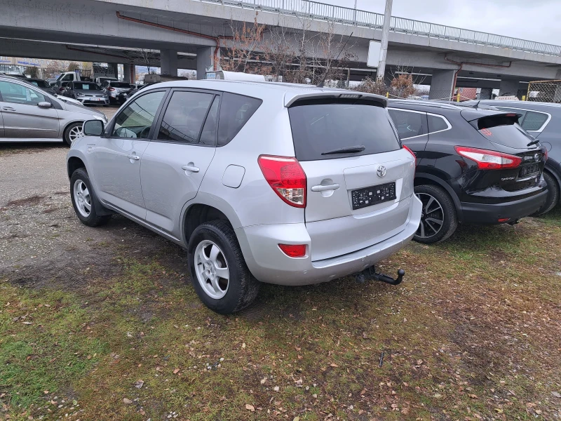 Toyota Rav4 2.2 D4D 4x4, снимка 3 - Автомобили и джипове - 48482142