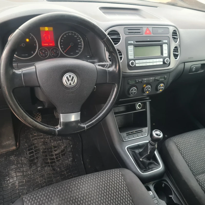 VW Tiguan 4 motion, снимка 10 - Автомобили и джипове - 53138810