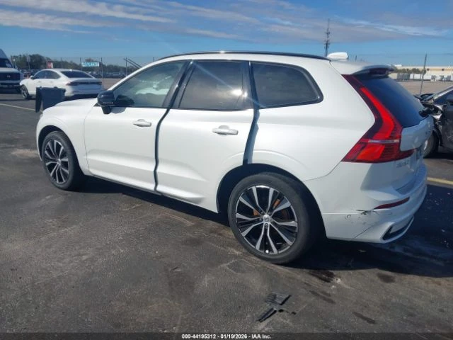 Volvo XC60 B5 PLUS DARK THEME , снимка 3 - Автомобили и джипове - 53452587
